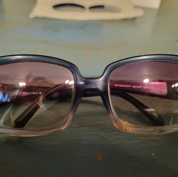 Vintage late 70's/Early 80's Givenchy Sunglasses, Navy - Picture 2 of 7